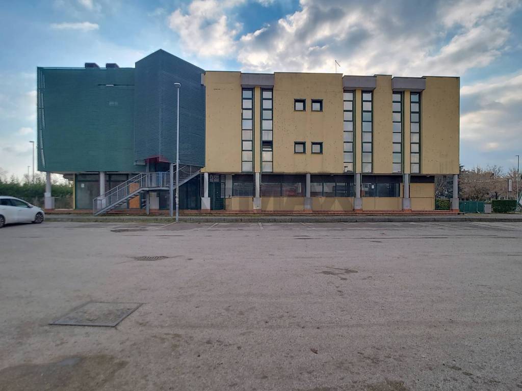 Palazzo / stabile a Ponte san nicolò in via Guido Rossa, 12 - Foto 2