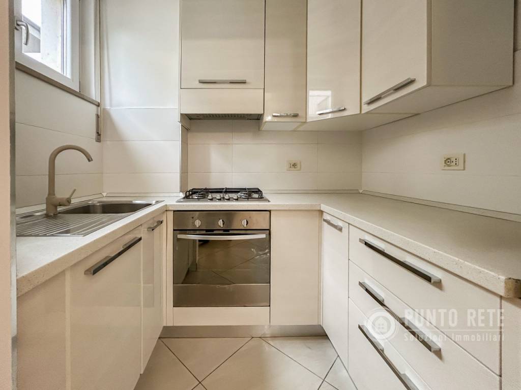 Appartamento a Verona in Via Delle Pietre - Foto 4