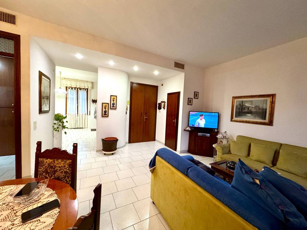 Appartamento a Castelfiorentino in Viale L. Zanini - Foto 2