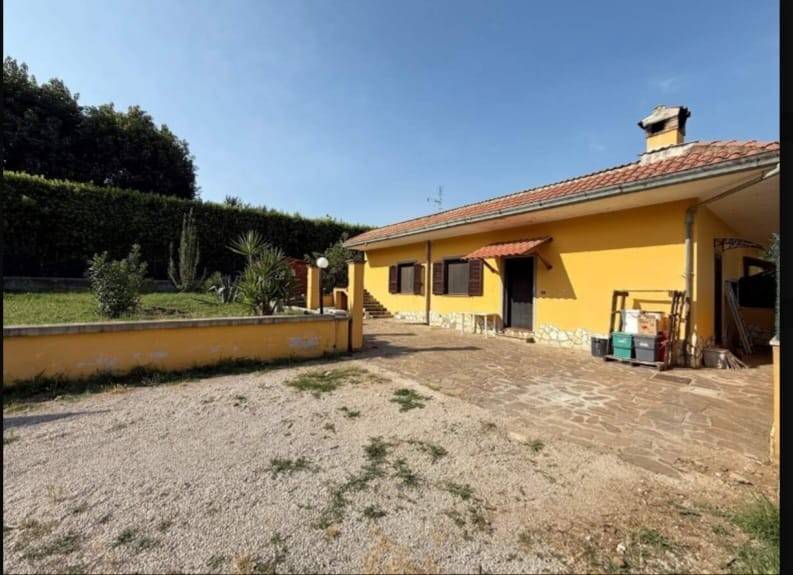 Villa a Lariano in Via di Colle Cagioli - Foto 2