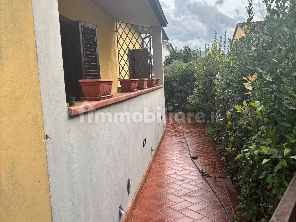 Villa a Lucca in Via Vecchia Romana - Foto 3