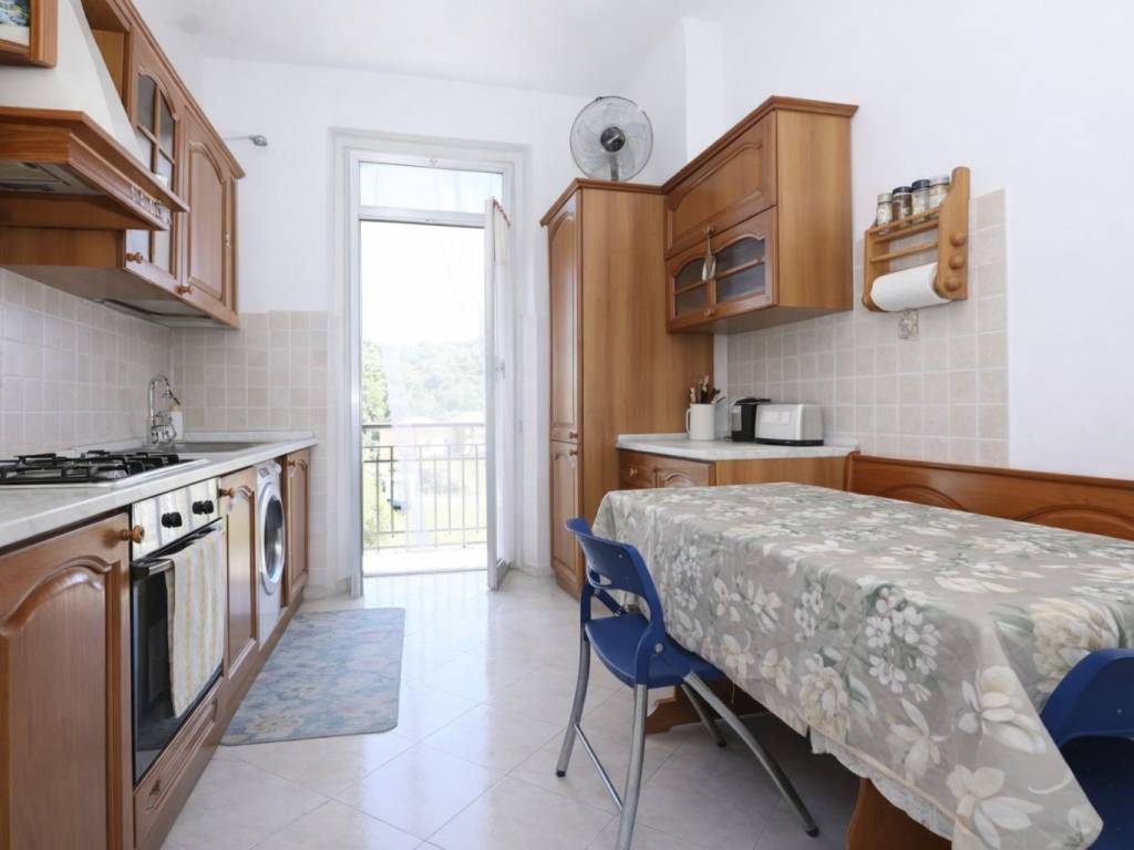 Appartamento a Genova in Via Borzoli - Foto 2