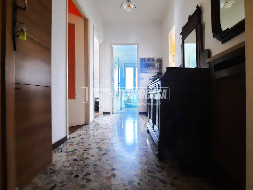 Appartamento a Ivrea in Via Cascinette - Foto 2