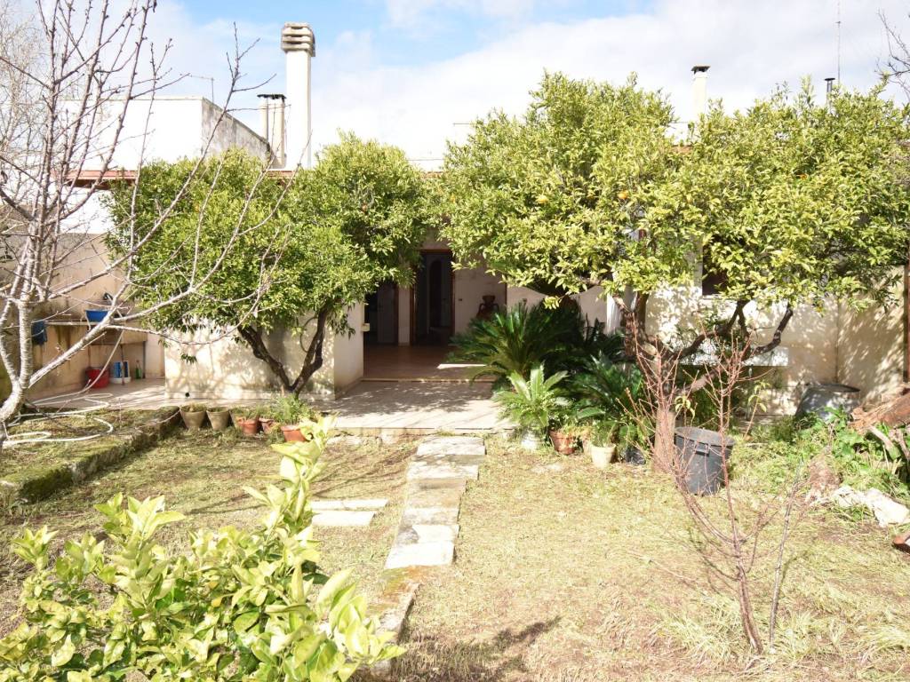 Casa indipendente a Zollino in Via Montello, 28 - Foto 4