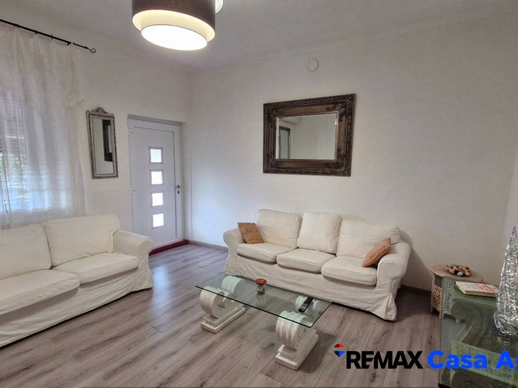 Casa indipendente a Carnago in Via Carlo Cattaneo - Foto 3