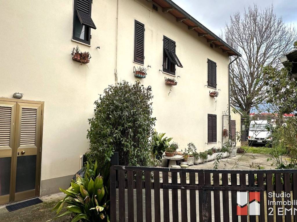 Casa indipendente a Agliana in Via Palaia - Foto 2