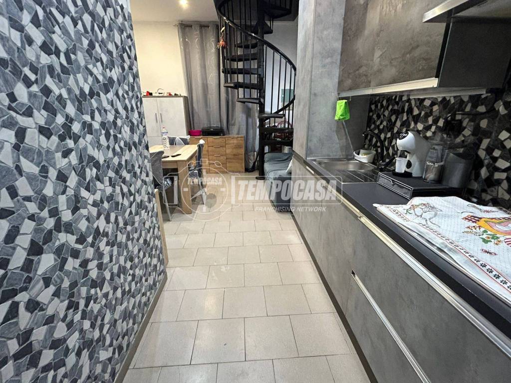 Appartamento a Busto arsizio in Via Canton Santo 4 - Foto 2