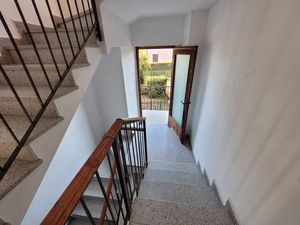 Appartamento a Villa guardia in Via Guglielmo Marconi - Foto 2
