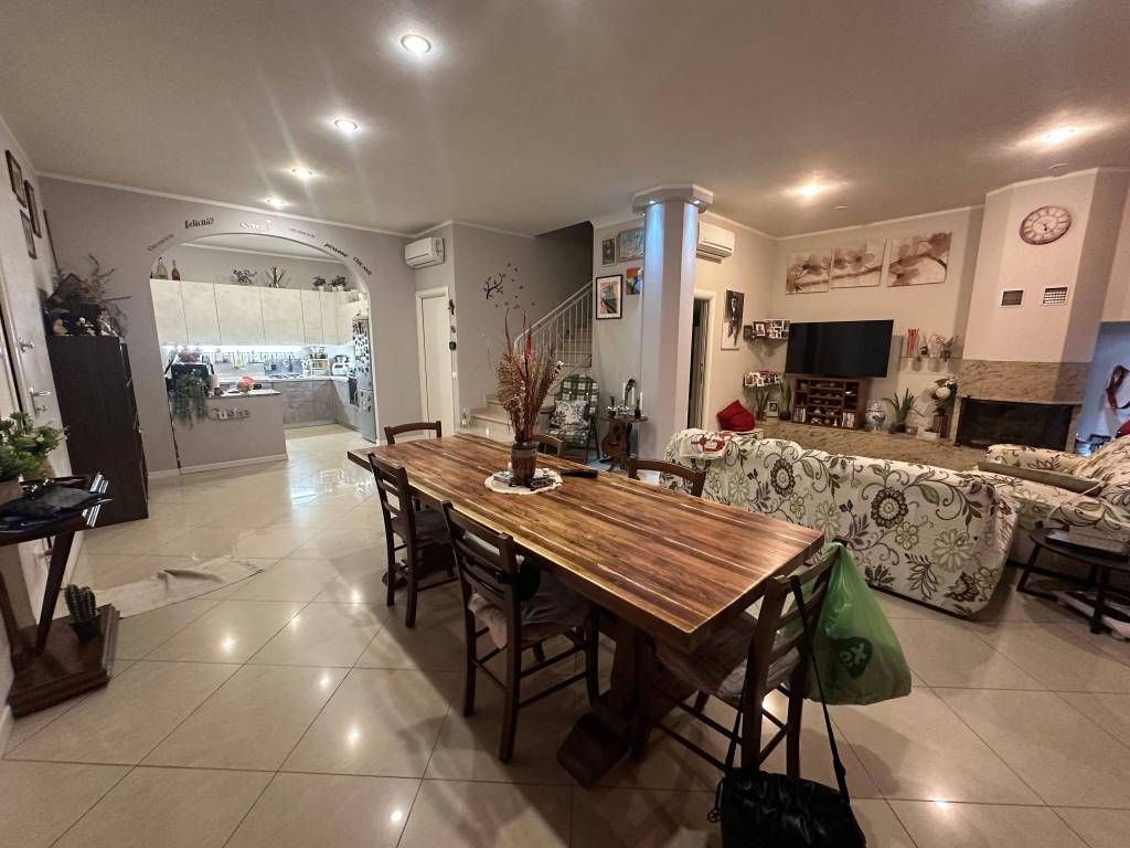 Villa a Cento in Via Benedetto Zallone, 2 - Foto 3