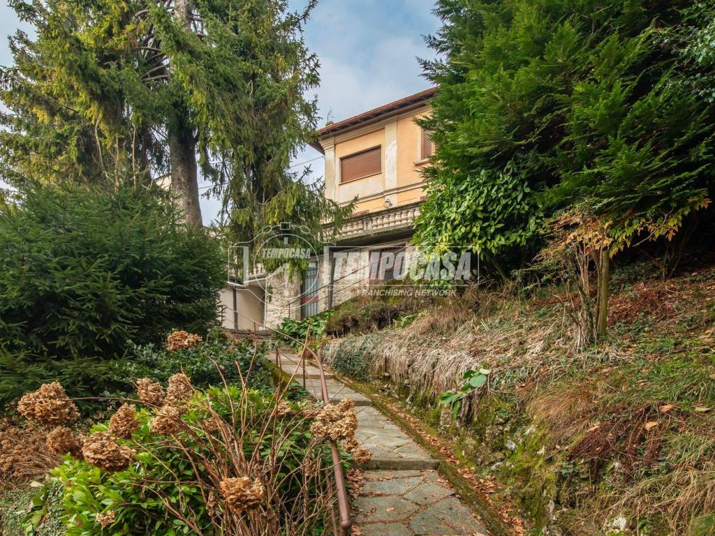 Villa a Brunate in Via alle Colme 7 - Foto 2