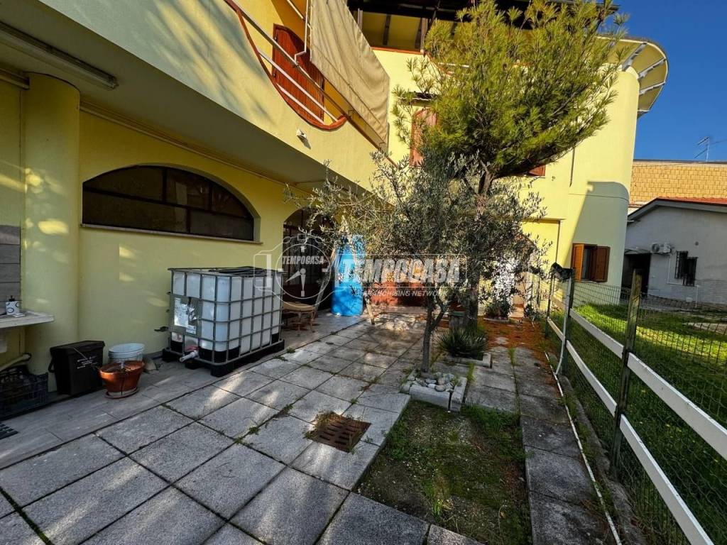 Villa a Chieti in Via Vittorio Veneto 98 - Foto 3