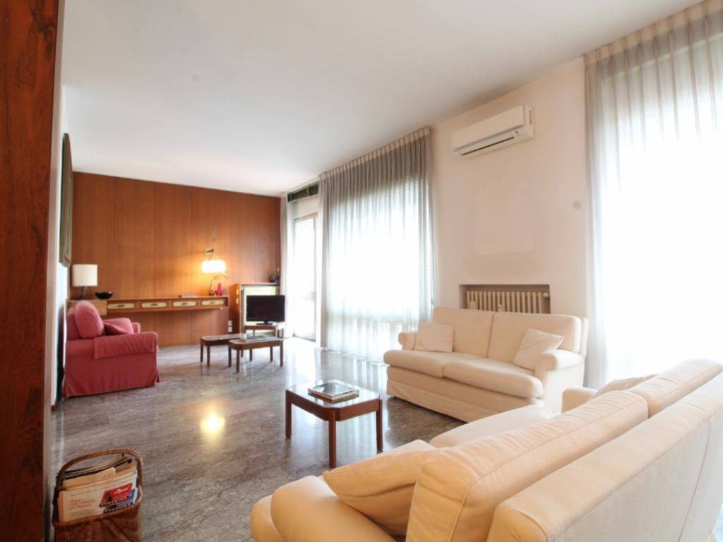 Appartamento a Reggio emilia in Viale IV Novembre, 2 - Foto 3
