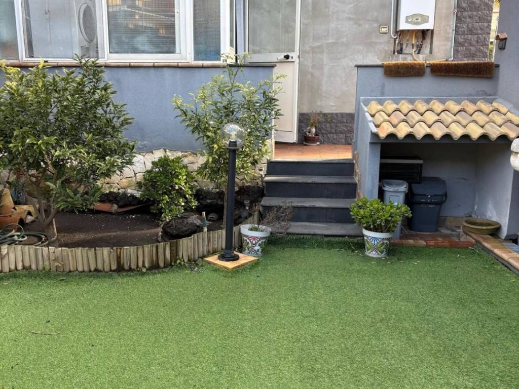 Appartamento a Pedara in Via della Ninfea, 6 - Foto 2