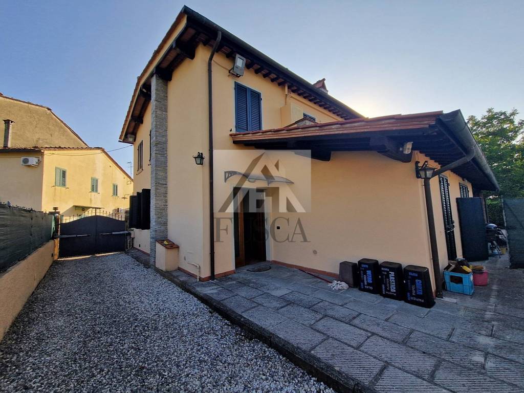 Villa a Lucca in Via della Santissima Annunziata - Foto 5