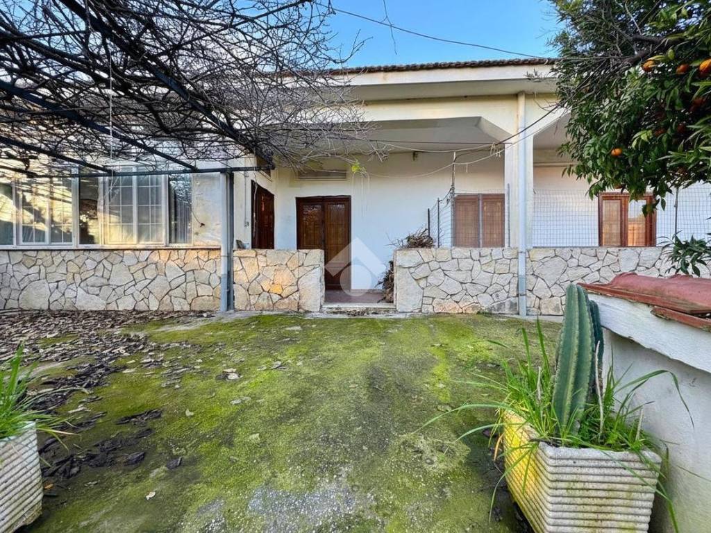 Casa indipendente a Mondragone in Via pratolini, 12 - Foto 3