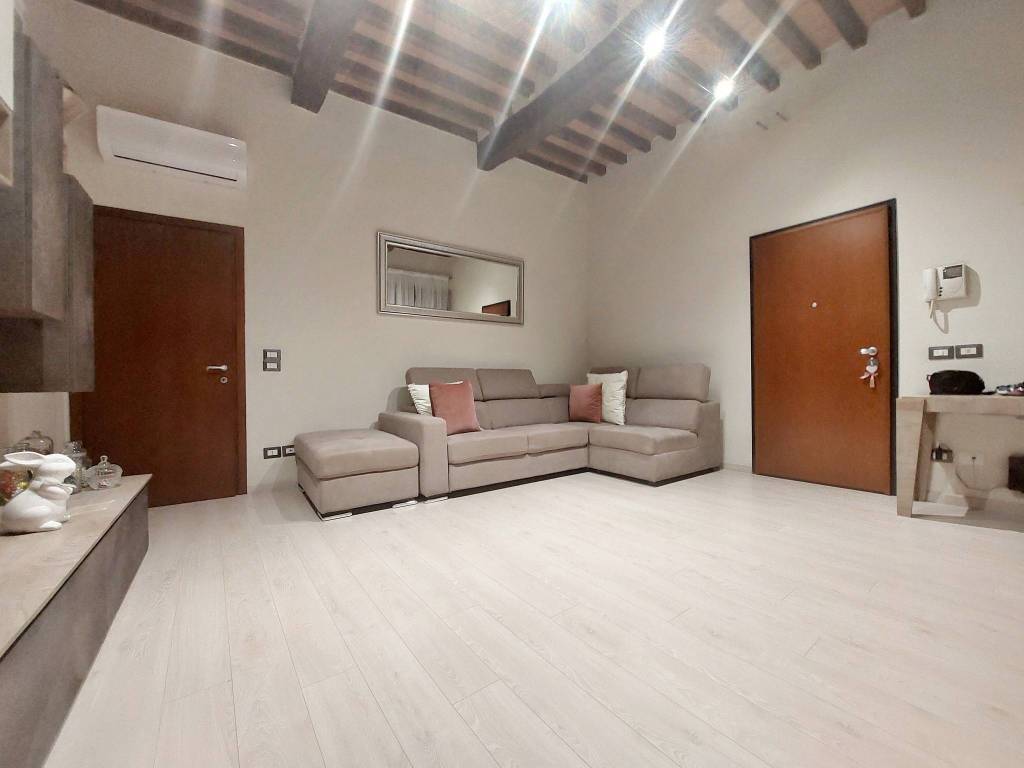 Appartamento a Guastalla in Via Luigi Gonzaga - Foto 2