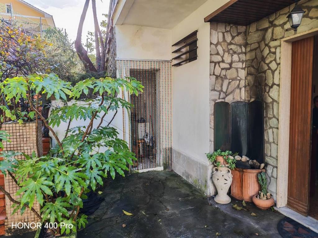 Appartamento a Deiva marina in Via Brigate Cento Croci, , 15 - Foto 2
