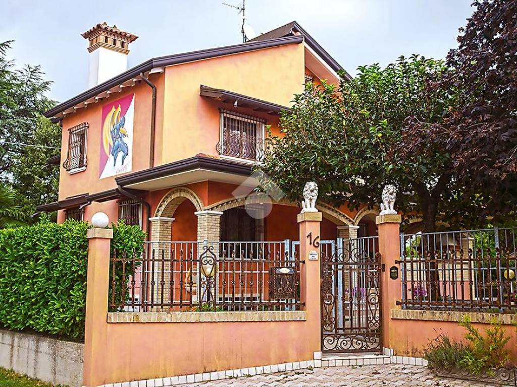 Villa a Valvasone arzene in Via Crosera, 16 - Foto 2