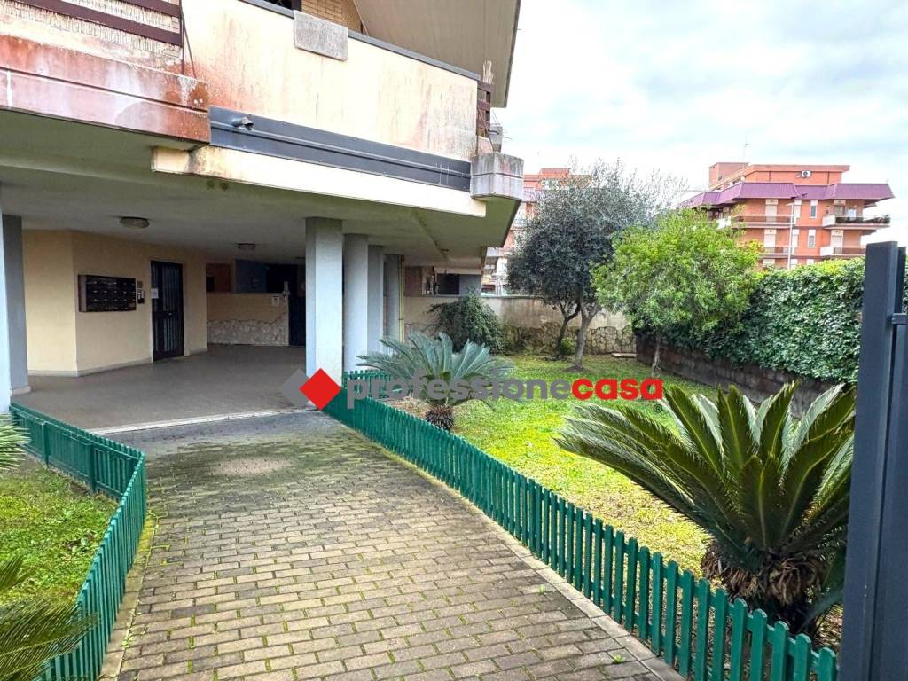 Appartamento a Pomezia in Via Generale Carlo Alberto Dalla Chiesa - Foto 2