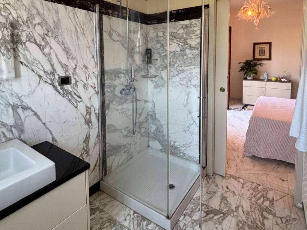 Appartamento a Sarzana in Viale Giuseppe Mazzini, 10 - Foto 4