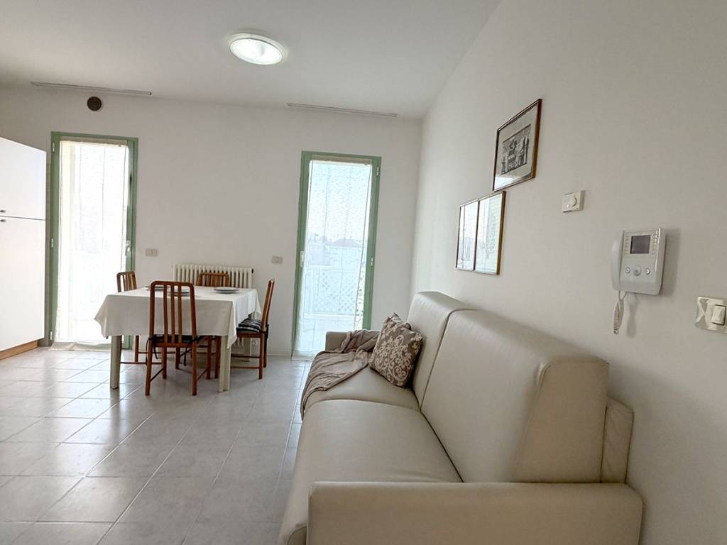 Appartamento a Riccione in Viale Alessandro Volta, 7 - Foto 2