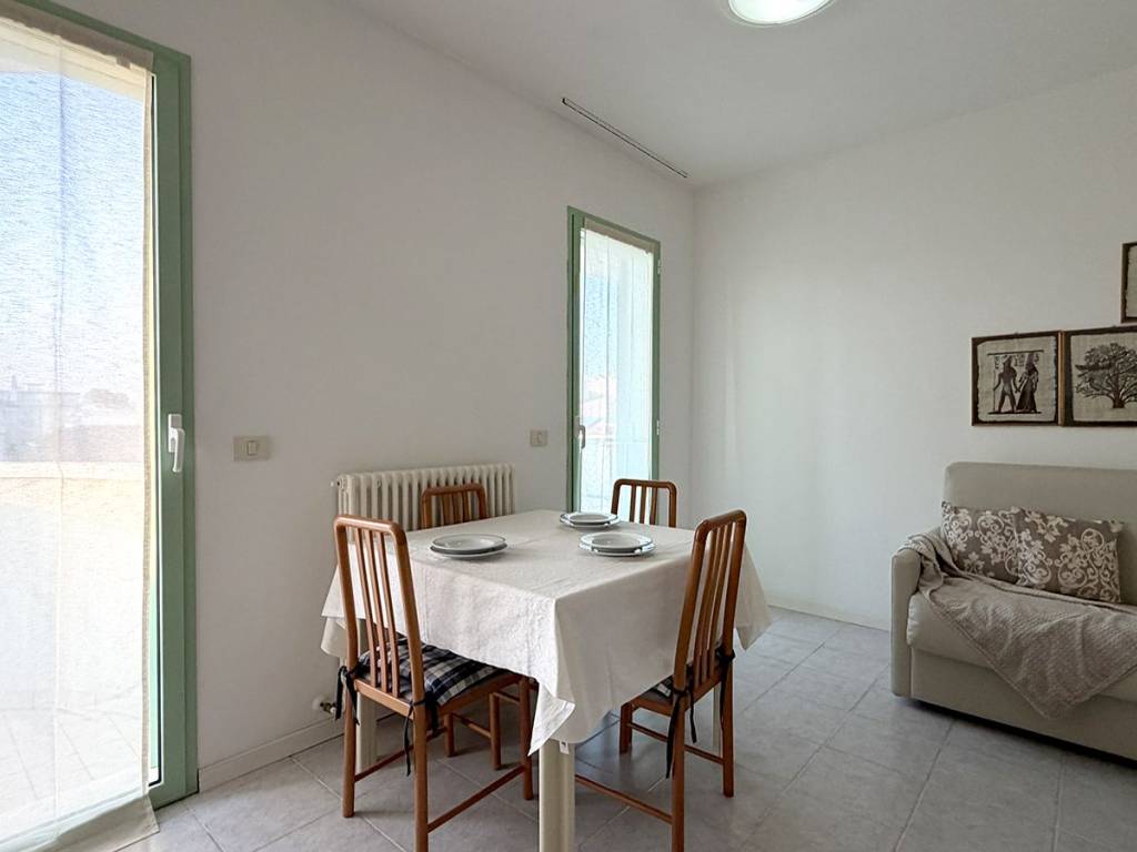 Appartamento a Riccione in Viale Alessandro Volta, 7 - Foto 3