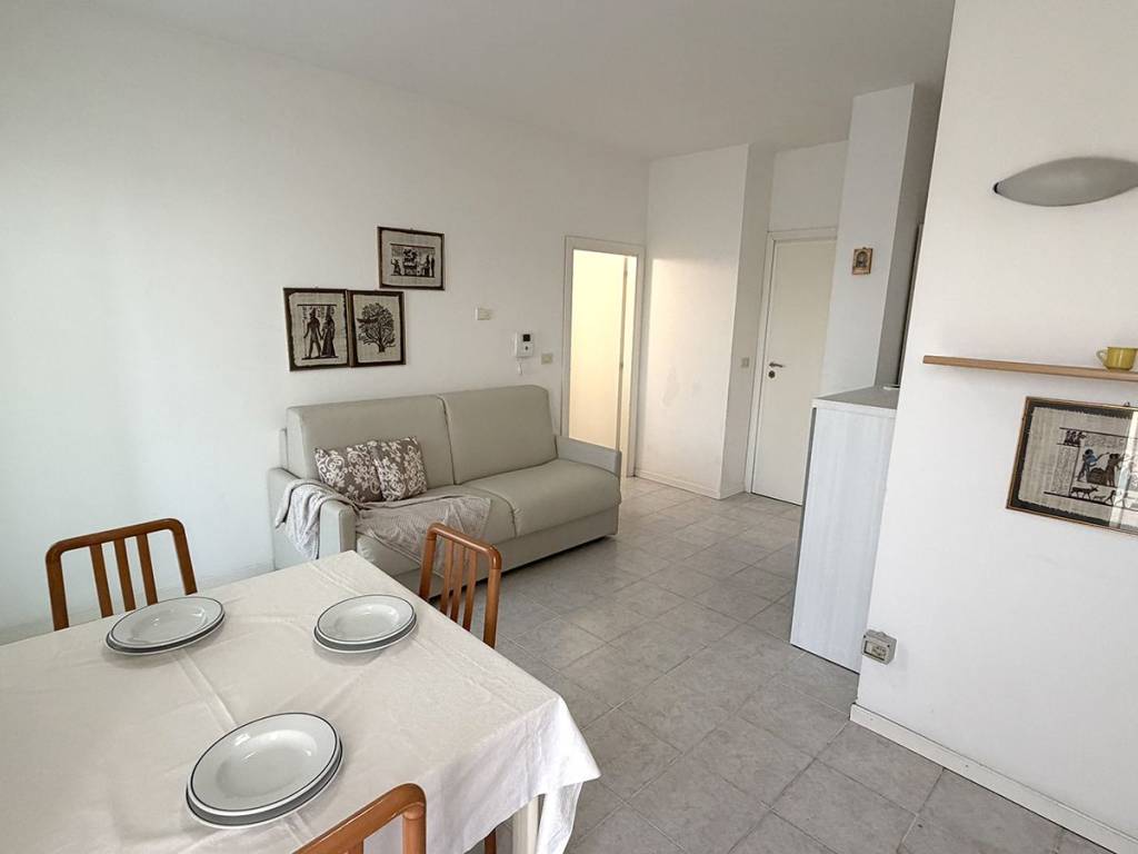 Appartamento a Riccione in Viale Alessandro Volta, 7 - Foto 4