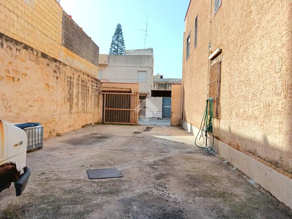 Box / garage a Trapani in Via Alceo, 11 - Foto 3