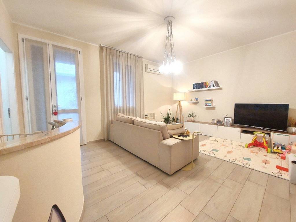 Appartamento a Reggio emilia in Via Fratelli Rosselli - Foto 2