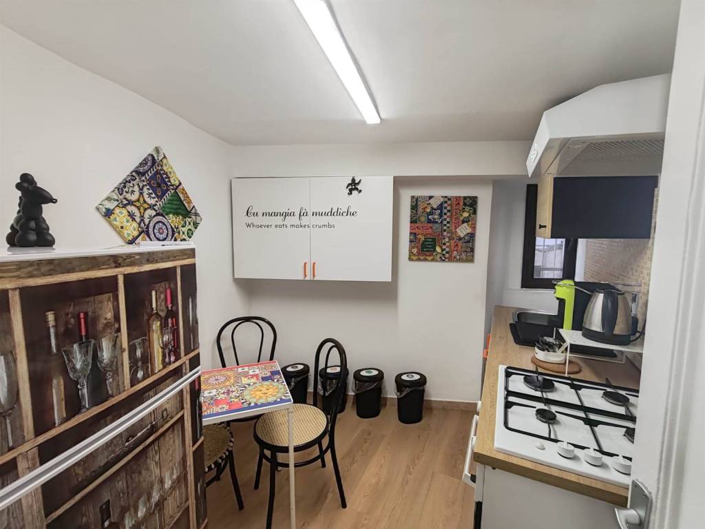 Appartamento a Catania in Viale Regina Margherita, 19 - Foto 2