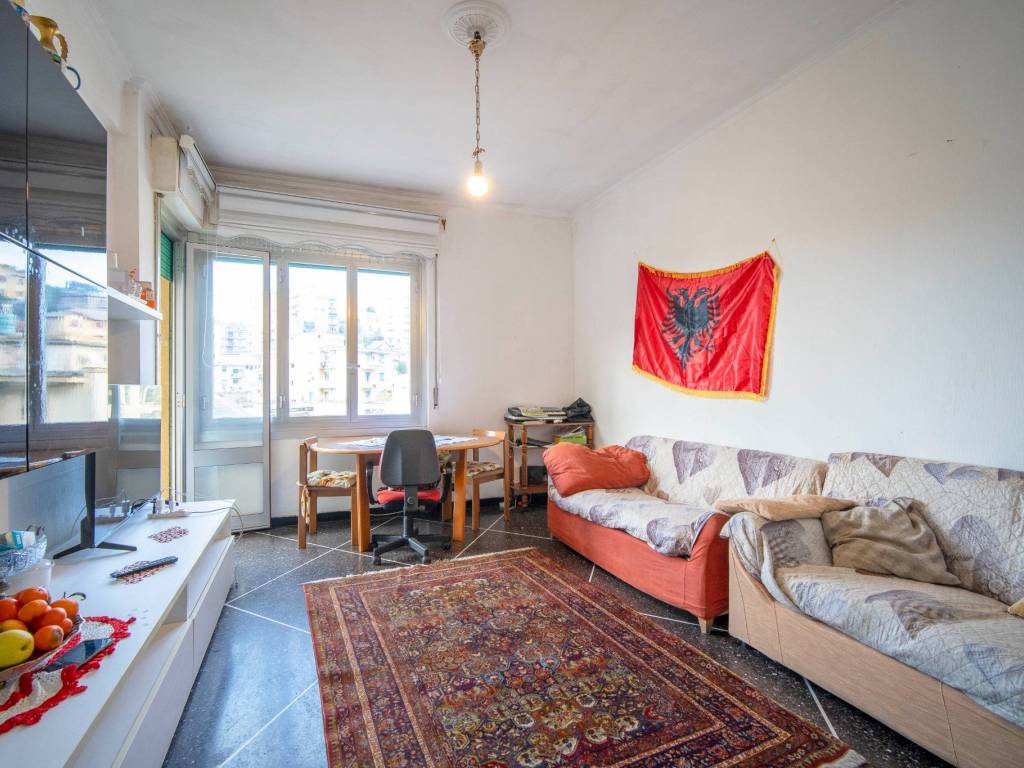 Appartamento a Genova in Via Remigio Zena - Foto 2