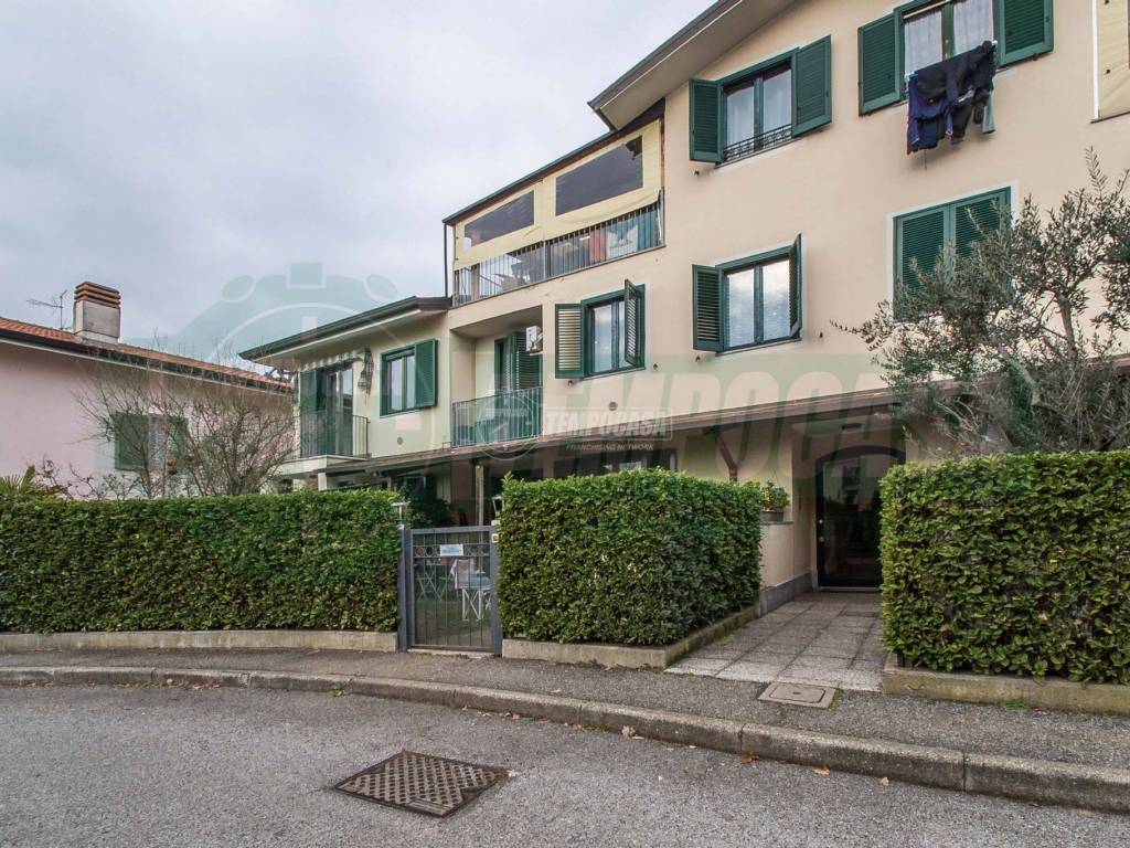 Appartamento a Origgio in Via Giosue' Ceriani 10 - Foto 2