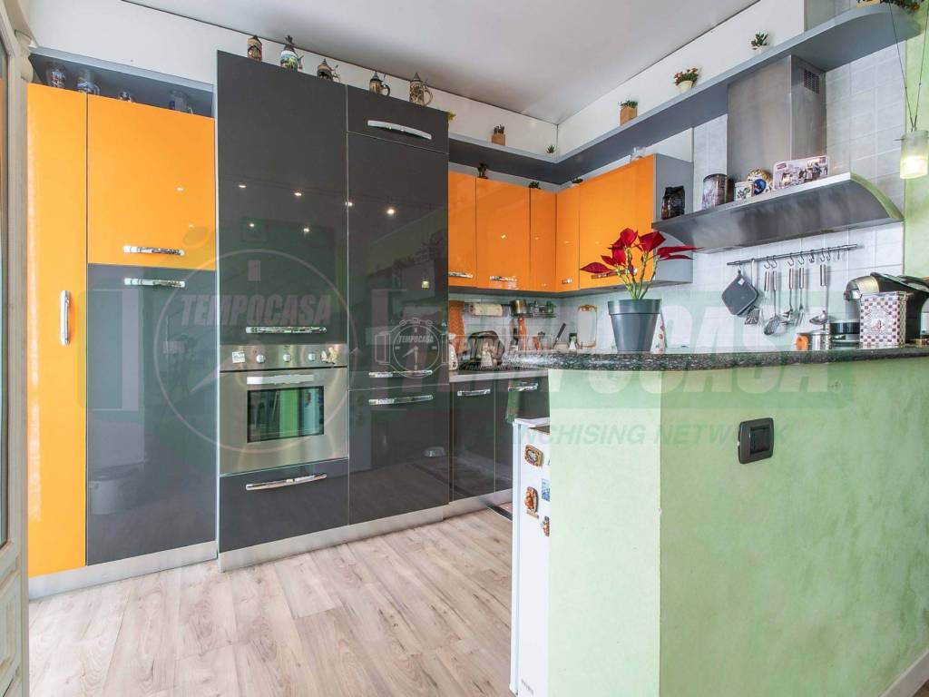 Appartamento a Origgio in Via Giosue' Ceriani 10 - Foto 3