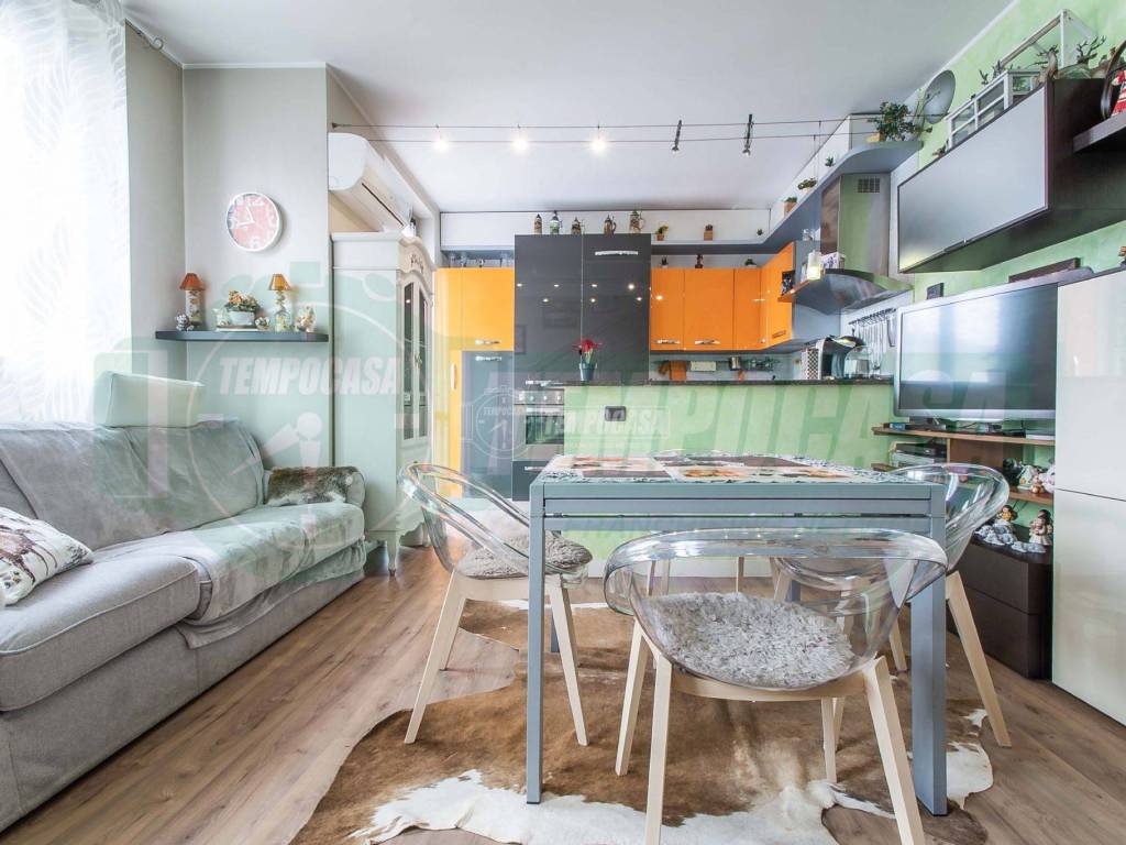 Appartamento a Origgio in Via Giosue' Ceriani 10 - Foto 5