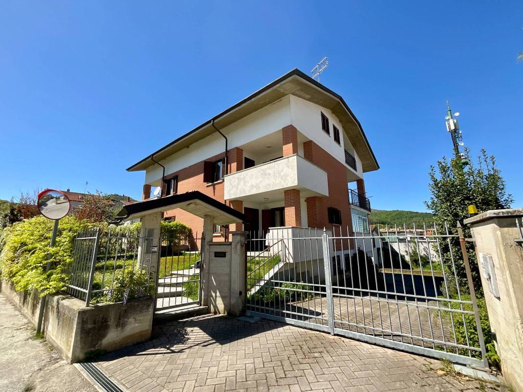 Villa a Busca in Via Giuseppe Mazzini, 14 - Foto 5