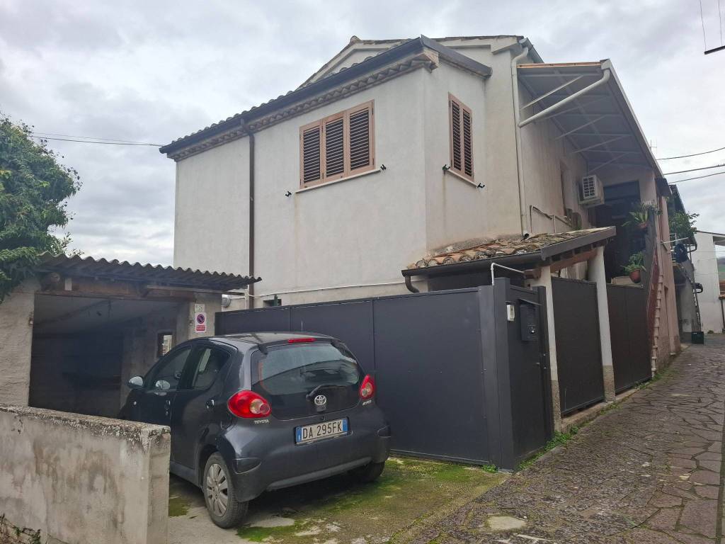 Casa indipendente a Campli in Via Montegrappa, 20 - Foto 2