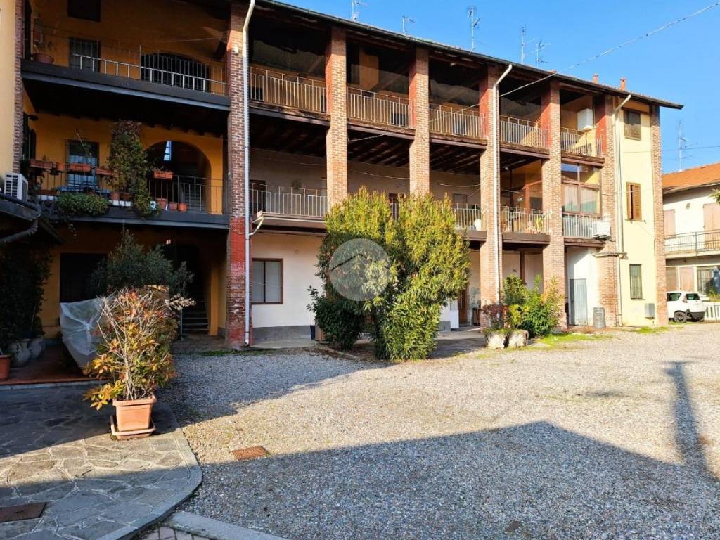 Casa indipendente a Mesero in Via I Maggio, 2 - Foto 2