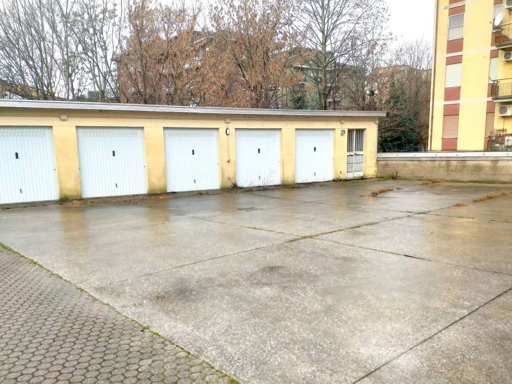 Box / garage a Cremona in Via Angelo Massarotti, 42 - Foto 2