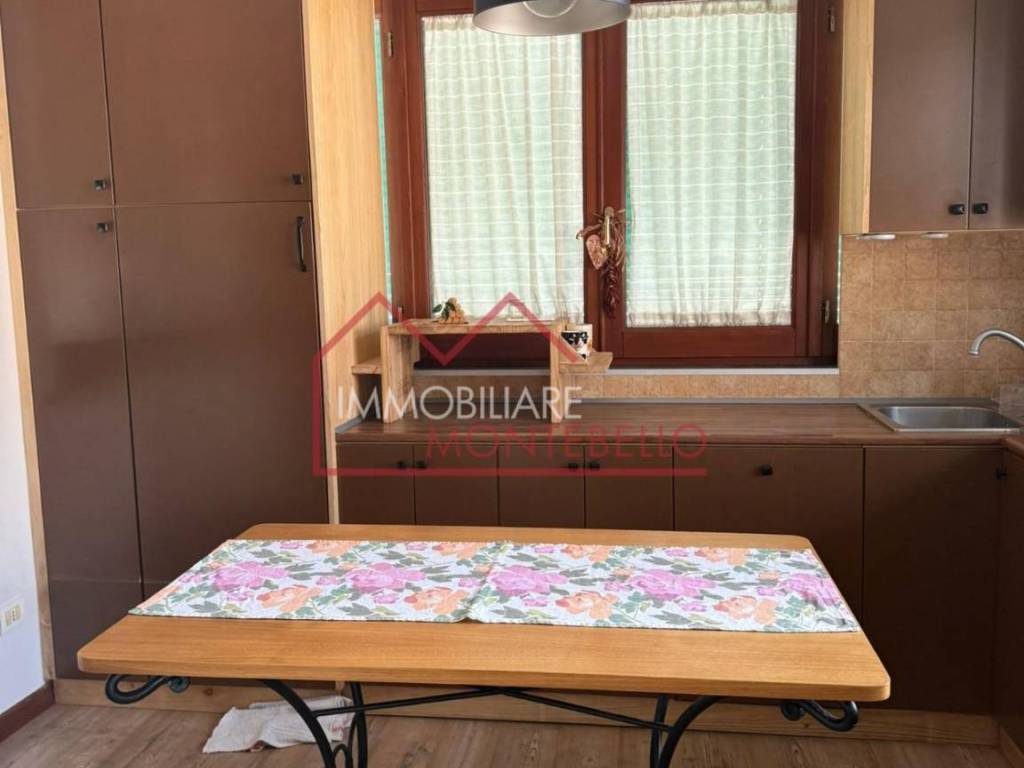 Casa indipendente a Camaiore in Via Montebello, , 1 - Foto 2