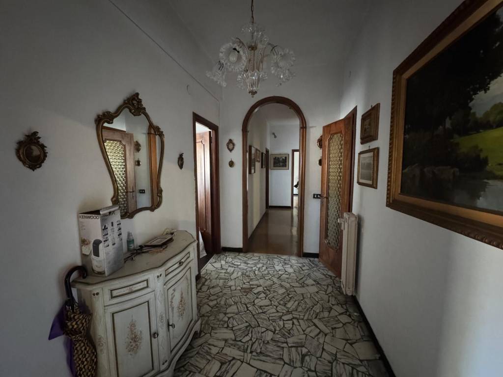 Appartamento a Genova in Via Generale Manfredo Fanti, 9 - Foto 2
