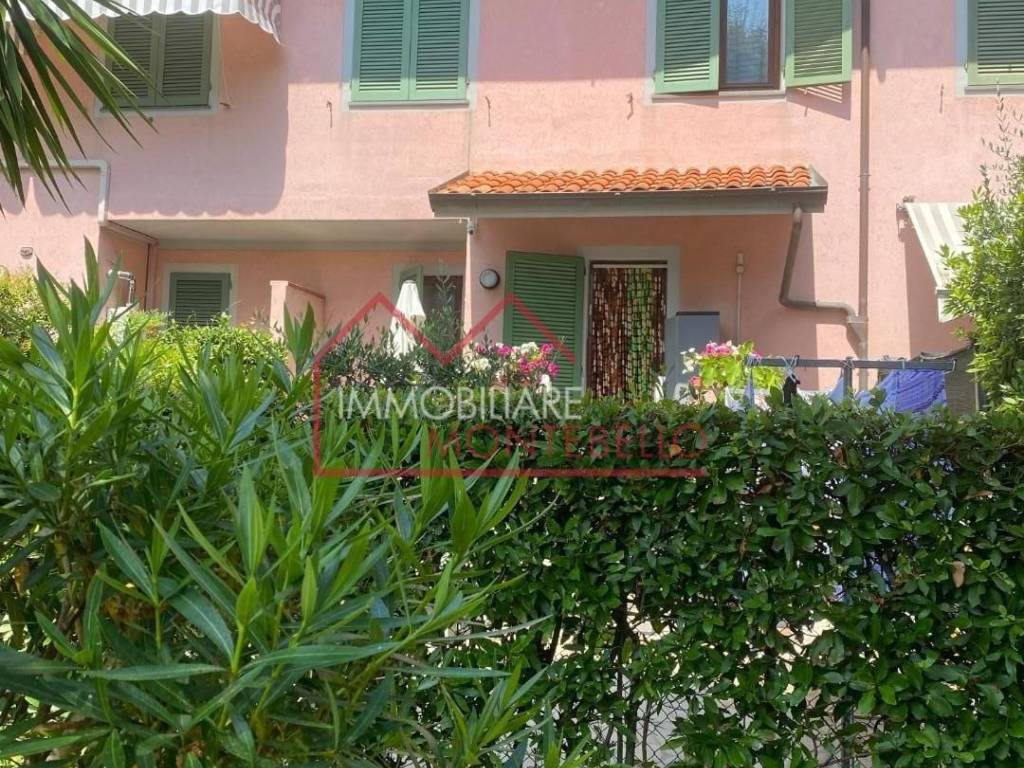 Villetta a schiera a Forte dei marmi in Via Sandro Pertini, , 23 - Foto 3