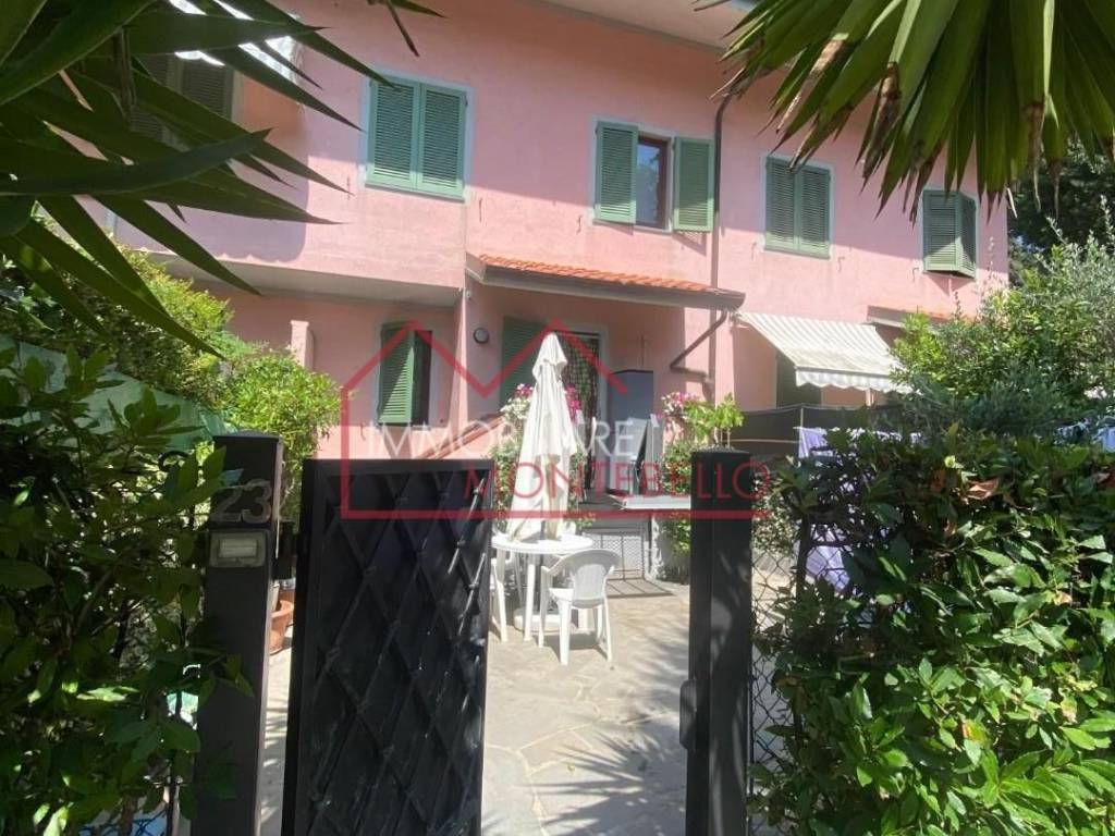 Villetta a schiera a Forte dei marmi in Via Sandro Pertini, , 23 - Foto 4
