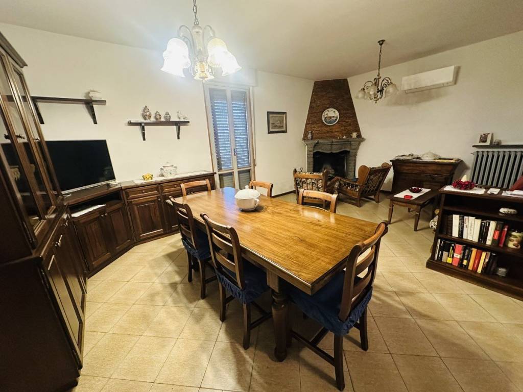 Villa a Baiso in Via Toschi - Foto 2