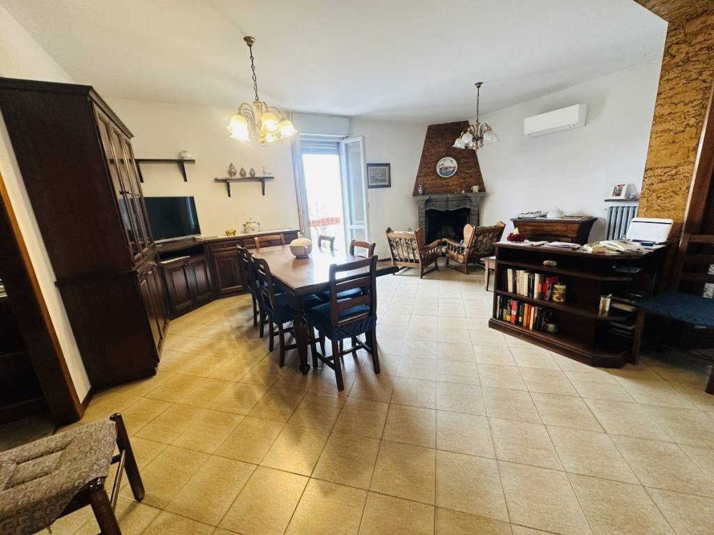 Villa a Baiso in Via Toschi - Foto 3