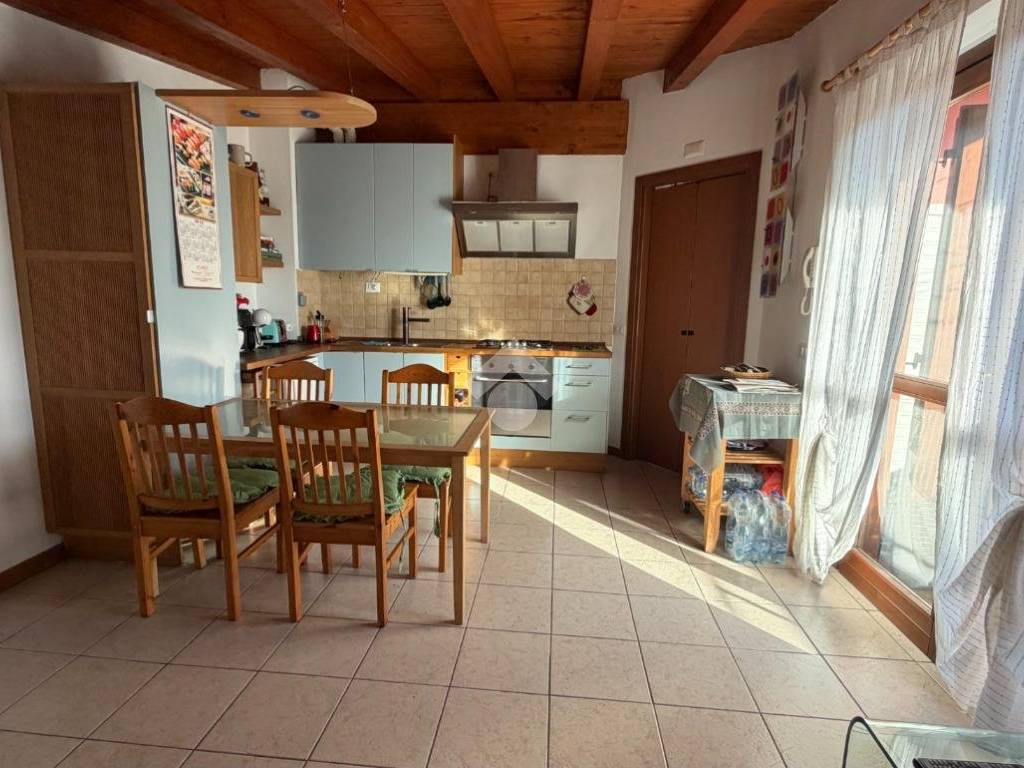 Appartamento a Grassobbio in Via Traversa Capannelle, 17 - Foto 2