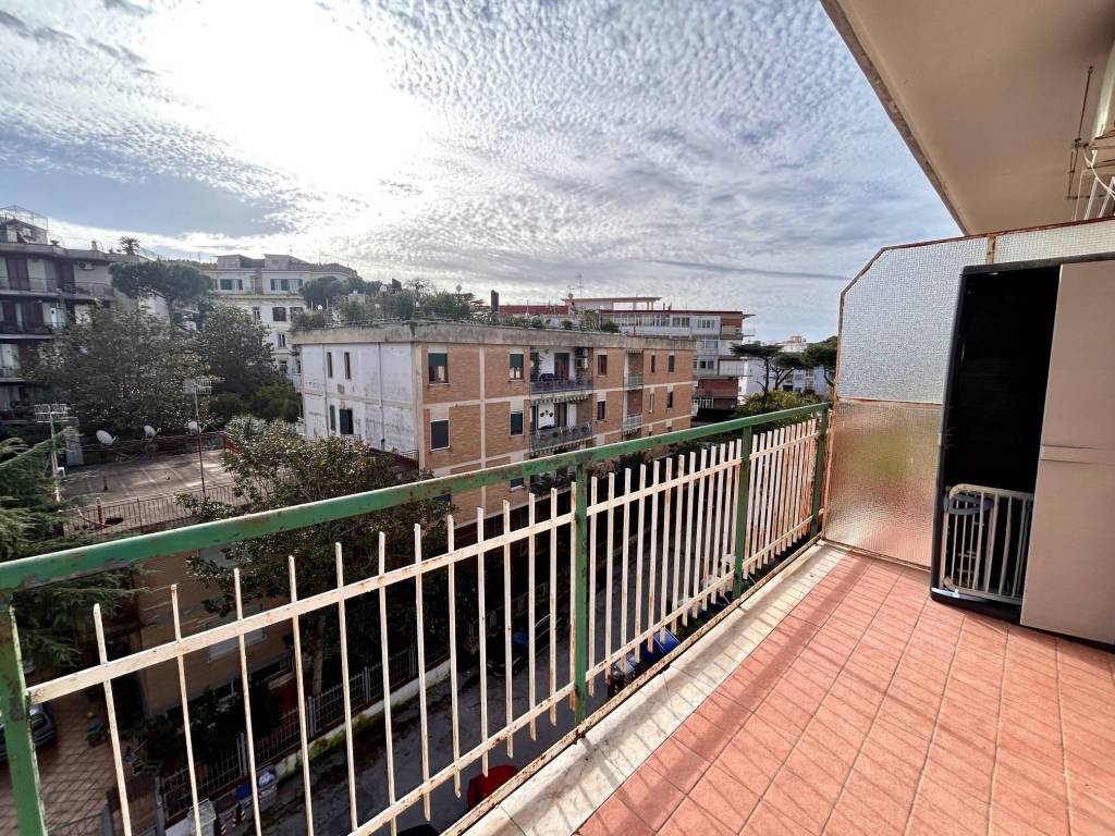 Appartamento a Napoli in Via Nicola Ricciardi - Foto 3