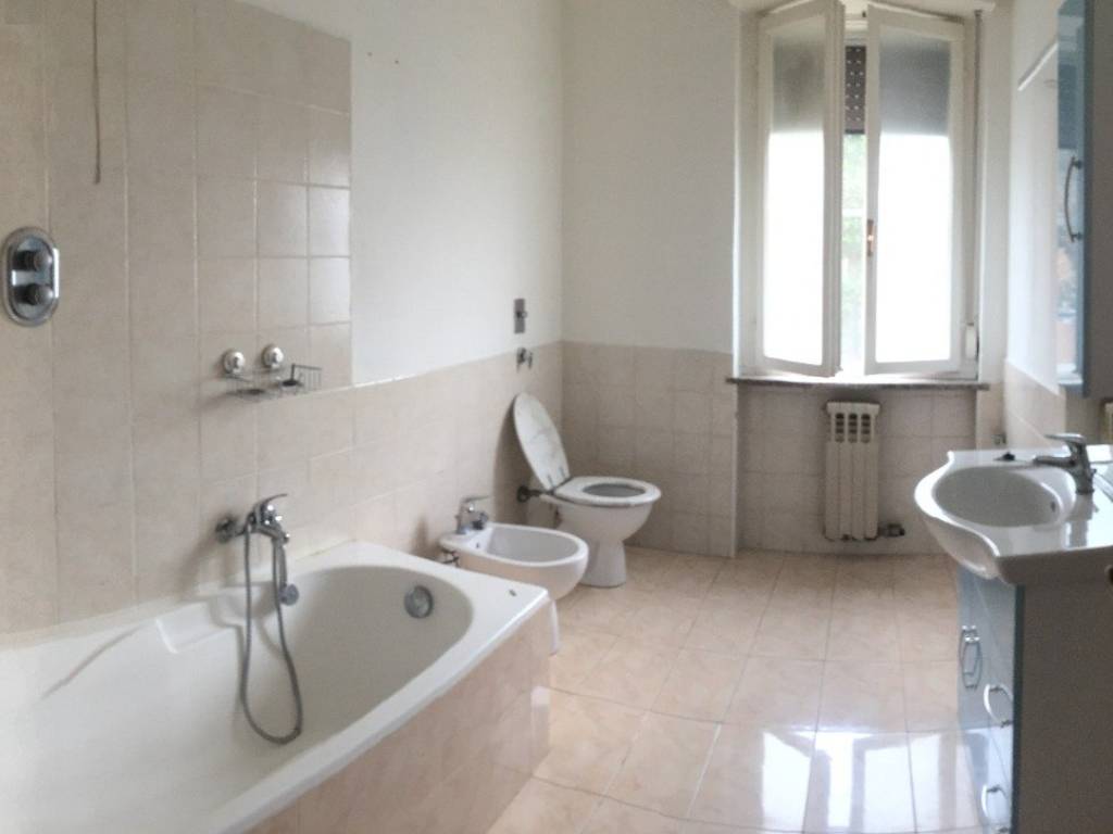 Appartamento a Novara in Via Lorenzo Bernini - Foto 2