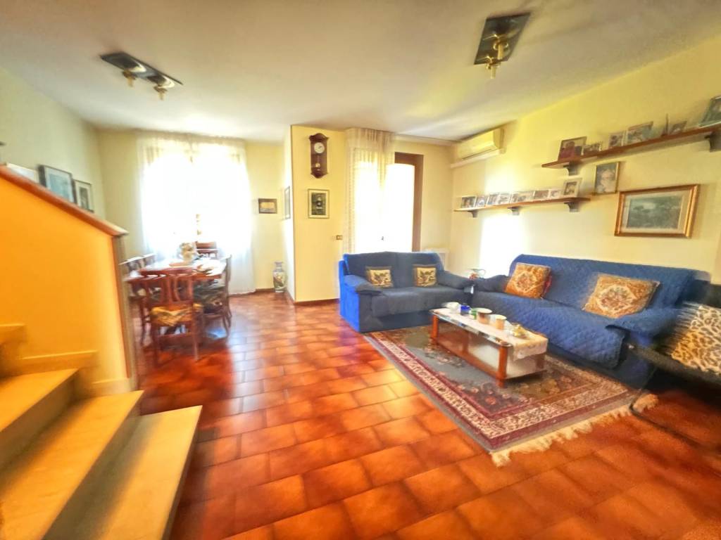 Villetta a schiera a Sant'ilario d'enza in Via Giacomo Matteotti - Foto 4
