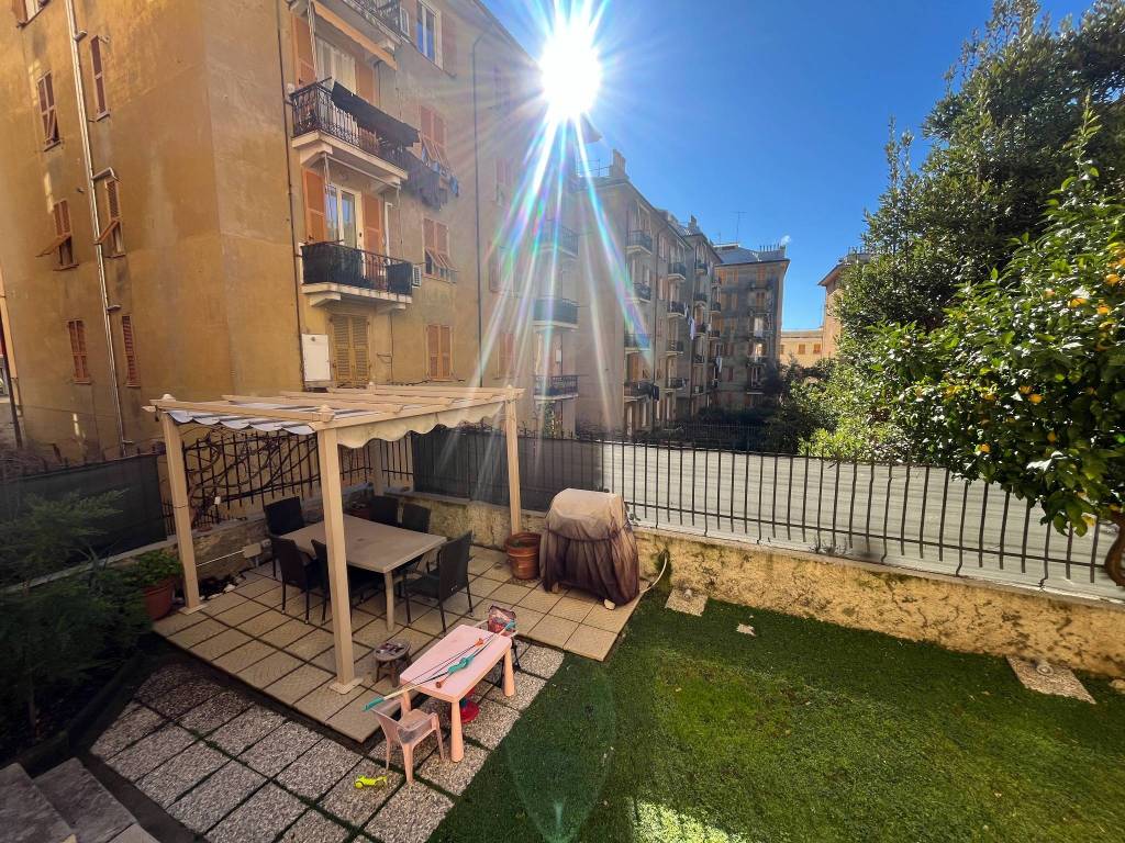 Appartamento a Genova in Via Giuseppe De Notaris, 4 - Foto 2