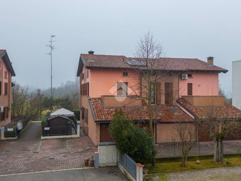 Appartamento a Bagnolo in piano in Via giacomo leopardi, 12 - Foto 2